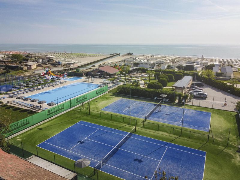 Hôtel en bord de mer à Milano Marittima avec piscine